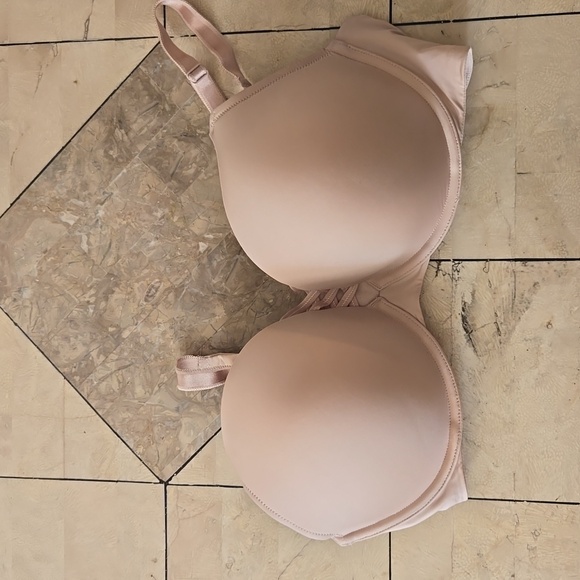 Torrid Curve back smoothing bra - Picture 1 of 3